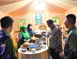 Pameran UMKM, Sekprov Sulsel Puji Produk Unggulan Dekranasda Sinjai