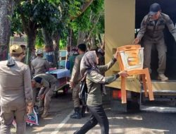 Satpol PP dan Dishub Sinjai Tertibkan PKL, Meja dan Kursi Pedagang Turut Diamankan