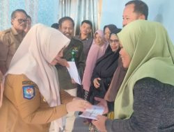 Puluhan Warga Terdampak Banjir Terima Bantuan dari Bupati Sinjai