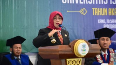 Wisuda UIAD Sinjai, Bupati Ratnawati Ajak Alumni Berperan Bangun Daerah