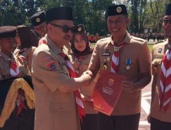 Hari Pramuka Ke-64, Wabup Sinjai Terima Penghargaan Lencana Pancawarsa III