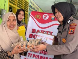 Polwan Polres Sinjai Sambangi Warga Balangnipa dan Serahkan Bantuan
