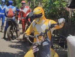 “Power Rangers” Turun Sawah di Polewali, Bikin Heboh Warga Matakali
