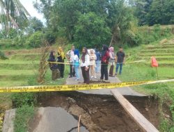 Cuaca Ekstrem di Sinjai, Jembatan Desa Amblas Tergerus Arus Sungai