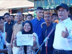 Menteri Pertanian Salurkan Bantuan Rp8 Miliar untuk Korban Banjir di Bone