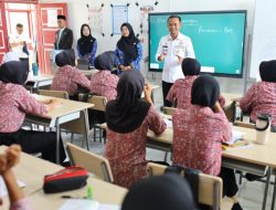 Bupati Bone Ngajar di Sekolah Rakyat, Bahas Matematika hingga Cara Mengelola Profit