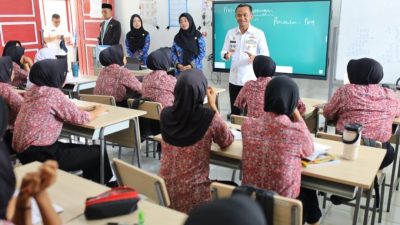 Bupati Bone Ngajar di Sekolah Rakyat, Bahas Matematika hingga Cara Mengelola Profit