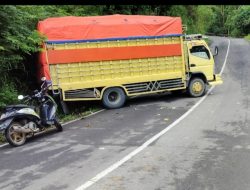 Truk Material Proyek Sekolah Rakyat Nyaris Terbalik di Tanjakan Tanassang, Warga Resah