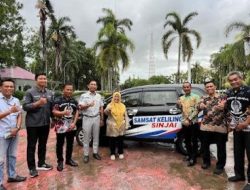 Bupati Sinjai Serahkan Mobil Samsat Keliling, Permudah Warga Bayar Pajak Kendaraan