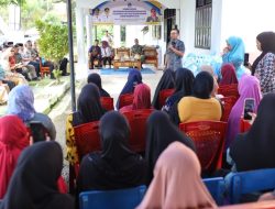 Bupati Bone Salurkan 720 Paket Bantuan untuk Keluarga Miskin dan Rentan