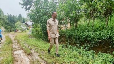Jalan Kaki 14 Kilometer, Dinkes Sinjai Layani Warga Pelosok Sapoberu