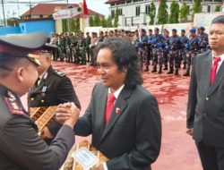 Kapolres Sinjai Apresiasi 14 Personel Berprestasi di Hari Bhayangkara ke-80