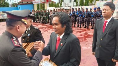 Kapolres Sinjai Apresiasi 14 Personel Berprestasi di Hari Bhayangkara ke-80