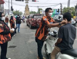 Bagikan Seribuan Masker, Pemuda Pancasila Sinjai Desak Pelaku Karhutla Ditangkap
